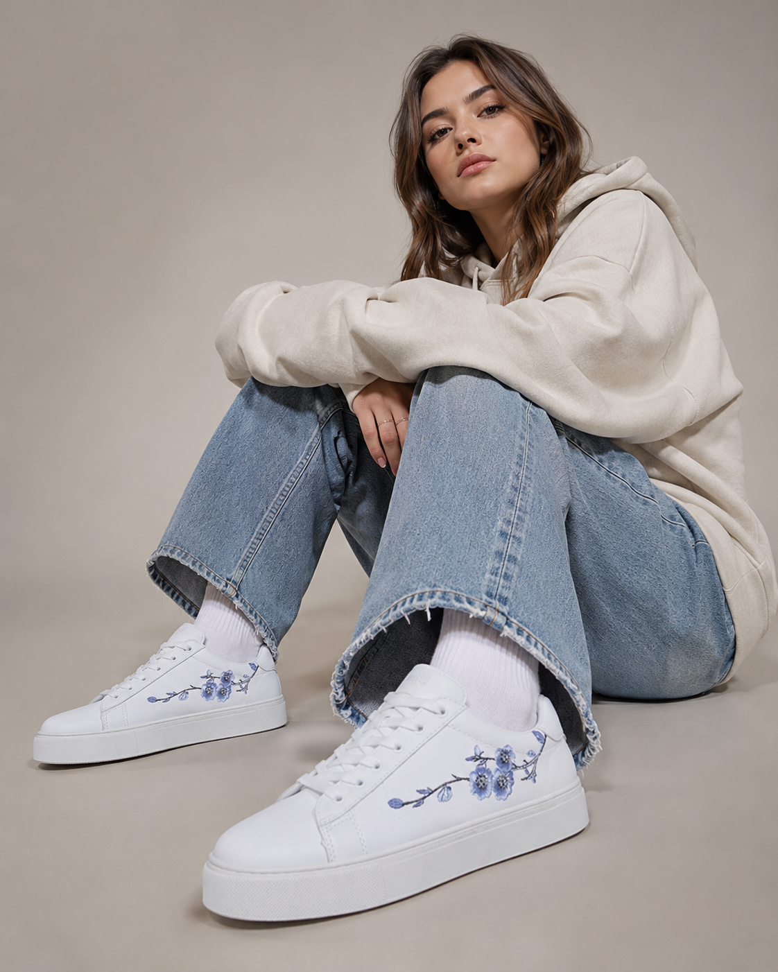 Women's Low Top Casual Sneakers – Minimalist Lace Up Everyday Fashion Walking Shoes
